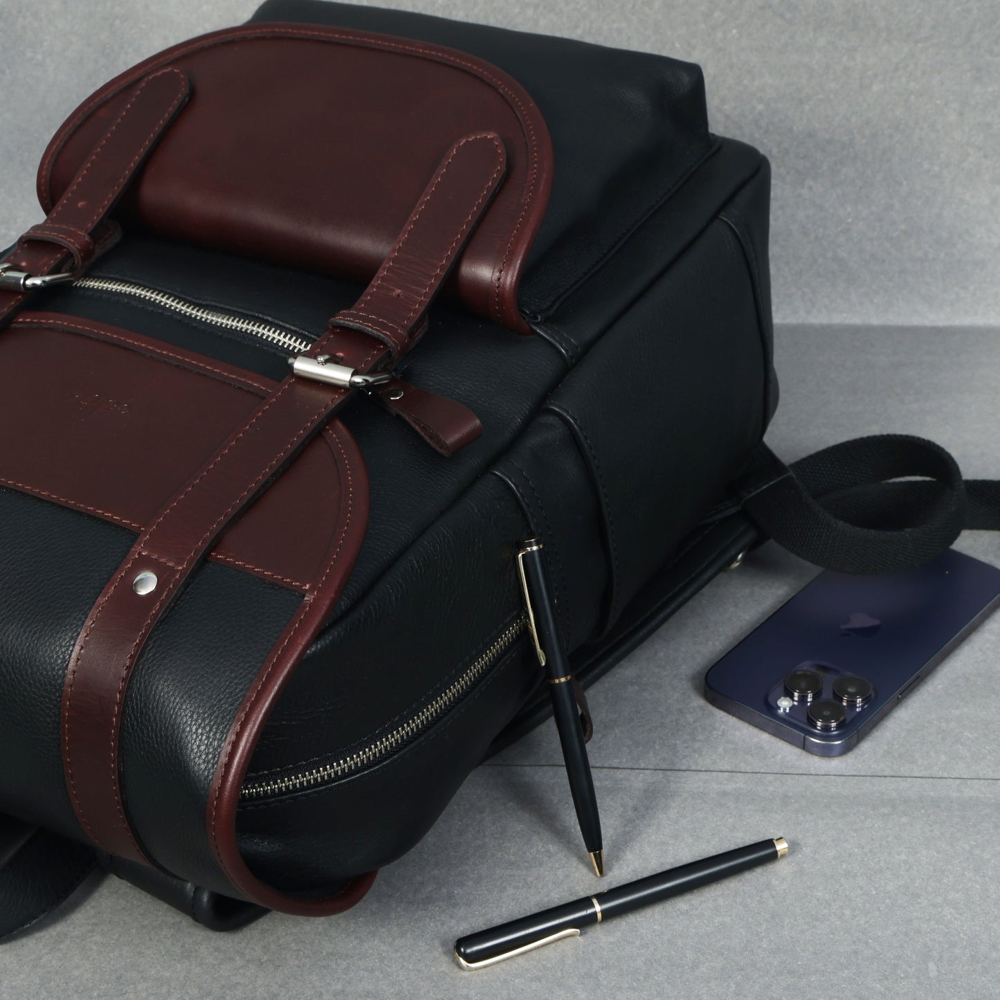 Timeless Leather Unisex Classic Backpack – Stylish & Functional for All Occasions. Art: BG-1611 Pack of 25