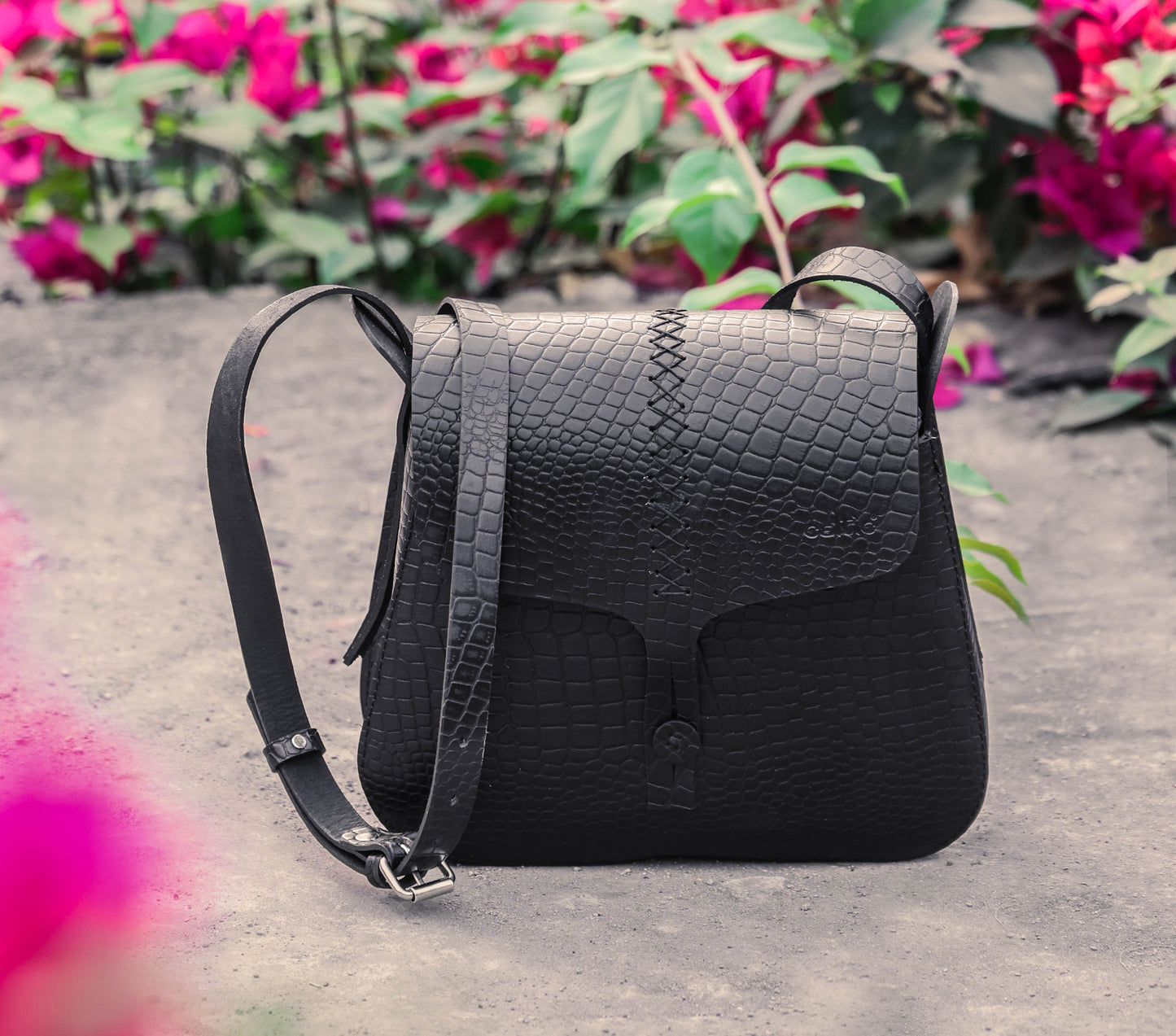 Pure Leather Sling Bag, Art: BG-1391. Pack of 25