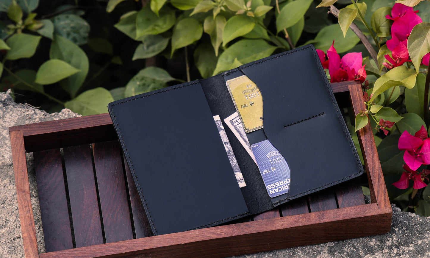 Pure leather passport case with designer look. Art: LA-1415 Pack of 50