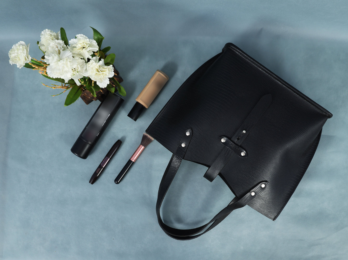 Fashionable Leather Handbag – Chic & Attractive Design for Every Occasion,Art:-BG-1404 L Pack of 25