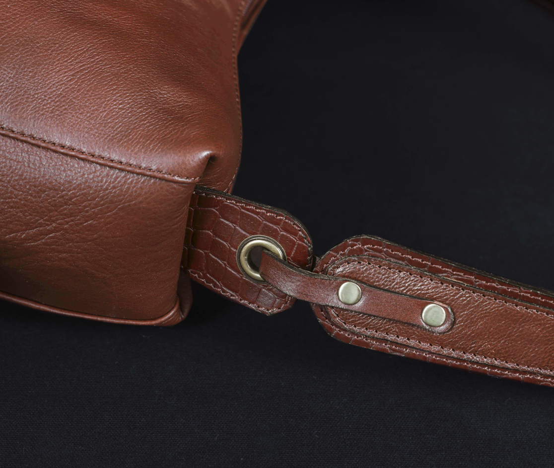 Stylish Leather Women’s Shoulder Bags – Elevate Your Look, ART:-BG-1608 Pack of 25