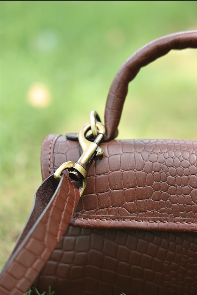Pure leather sling bag for girls and women with fabulous finish, Art: BG-1567 Pack of 25