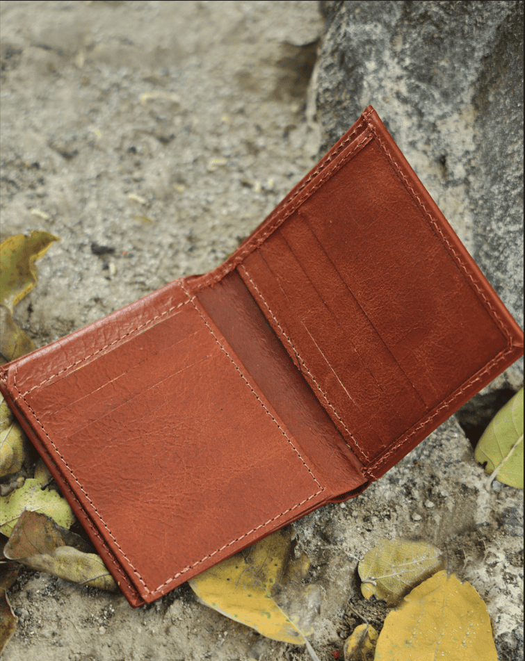 Introducing our Leather Wallet – A Timeless Classic, Art:- LA-1404 Pack of 50