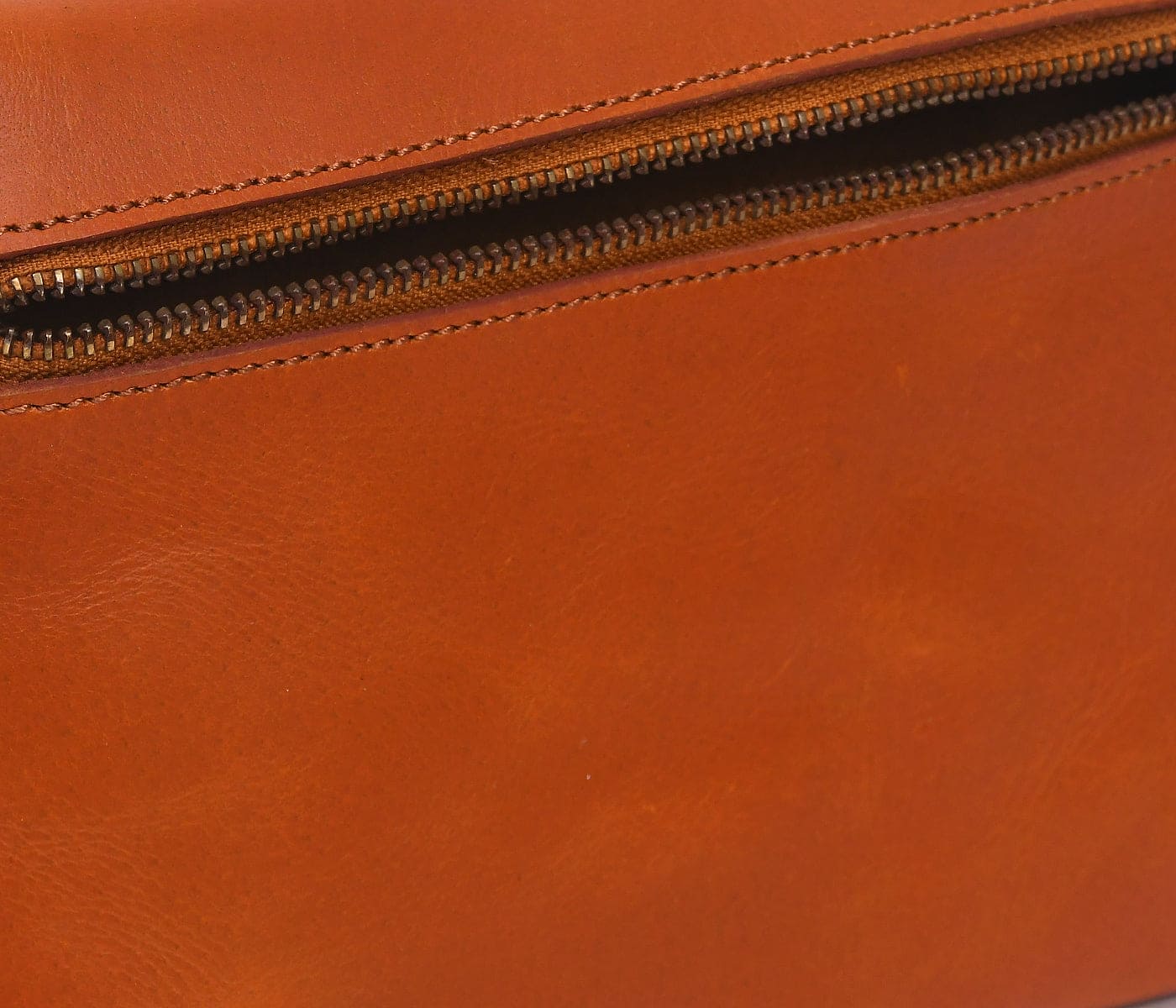 Timeless Elegance: Tan Leather Clutch Bag - Elevate Your Style. Art: BG-1414 Pack of 25