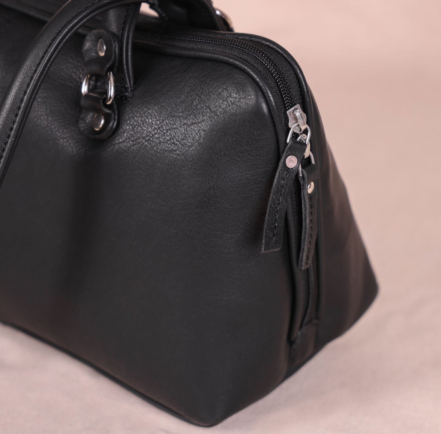 "Luxury Women's Leather Purses: Timeless Elegance for Every Occasion" ART:- BG-1598 Pack of 25