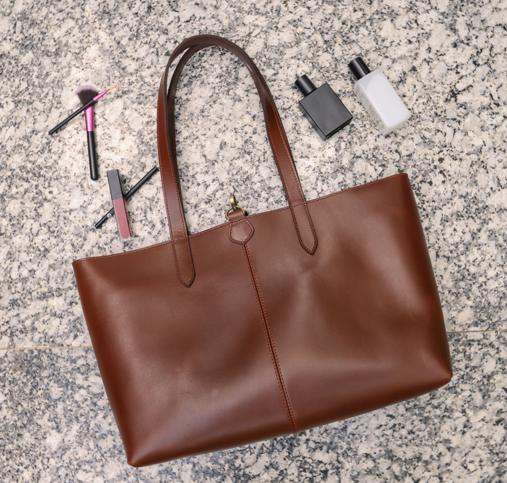 Classic Brown Leather Tote Bag - Elegance Meets Functionality. Art: BG-1750 Pack of 25