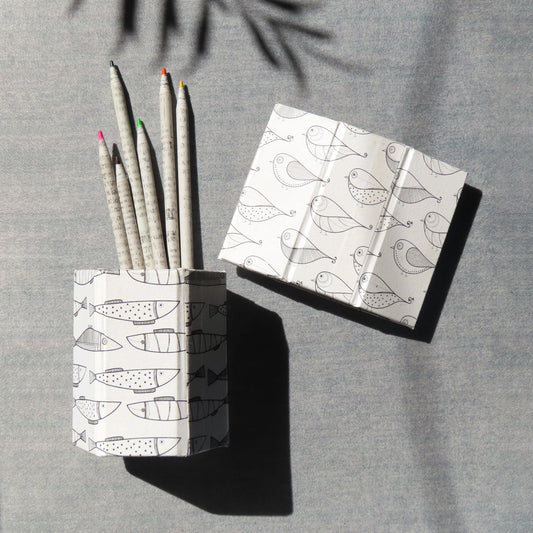 THE li'l BEINGS SERIES PENSTAND Pack of 50