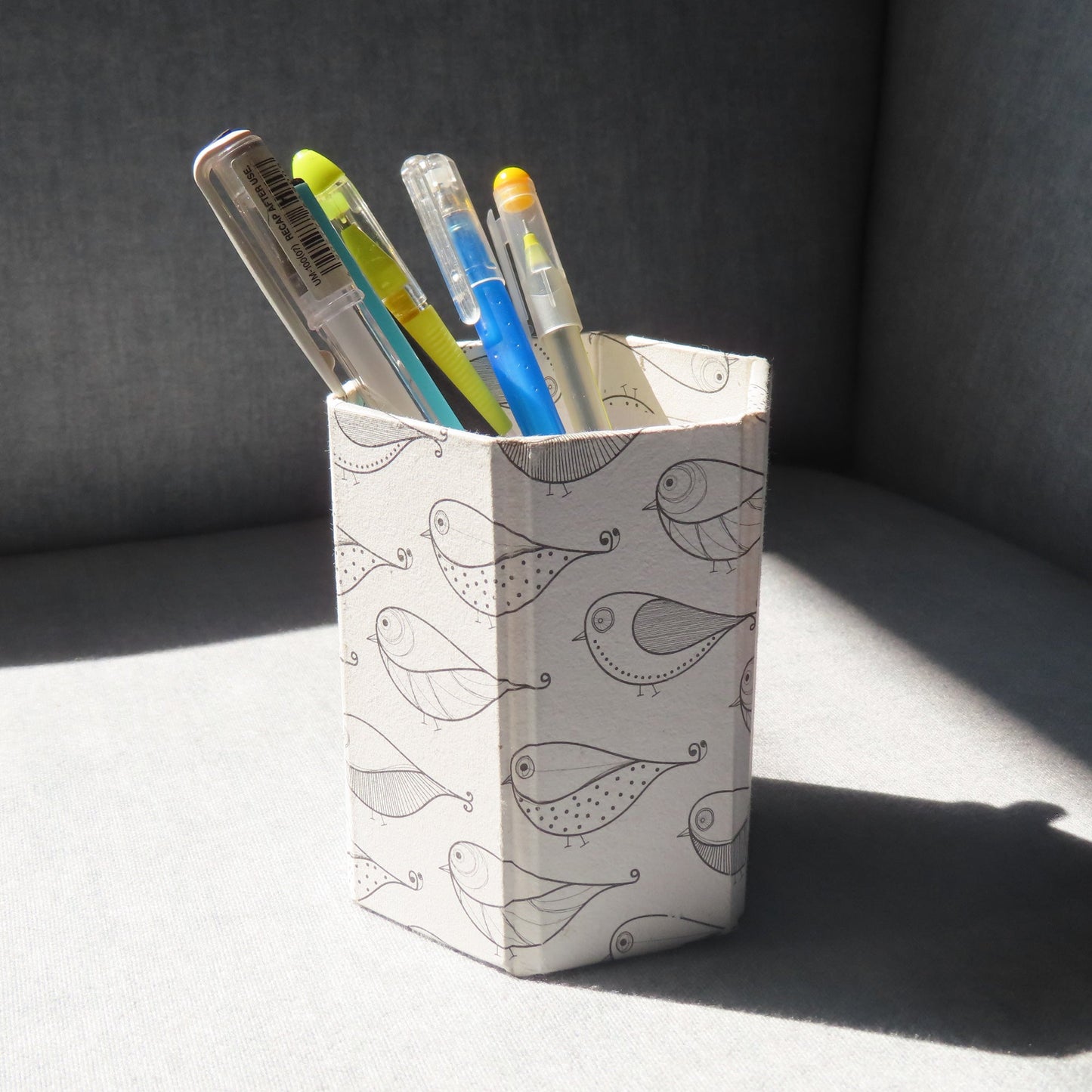 THE li'l BEINGS SERIES PENSTAND - Pune Handmade Papers