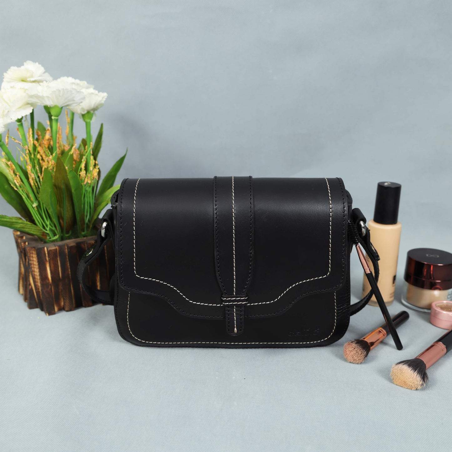 Elevate Your Style with our Leather Sling Bag – The Perfect Fashion Accessory. Art: BG-1459 Pack of 25