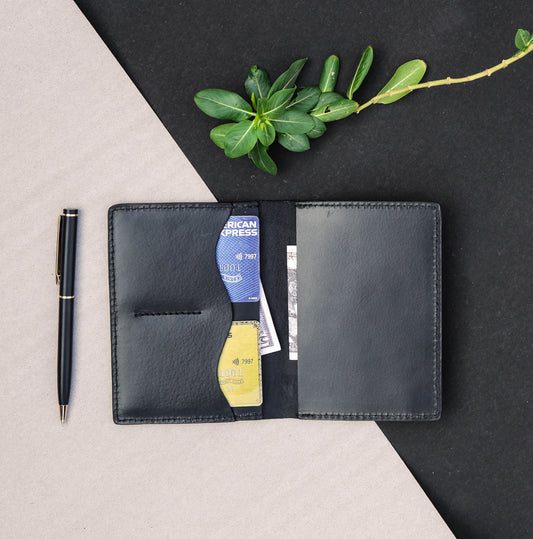 Pure leather passport case with designer look. Art: LA-1415 Pack of 50