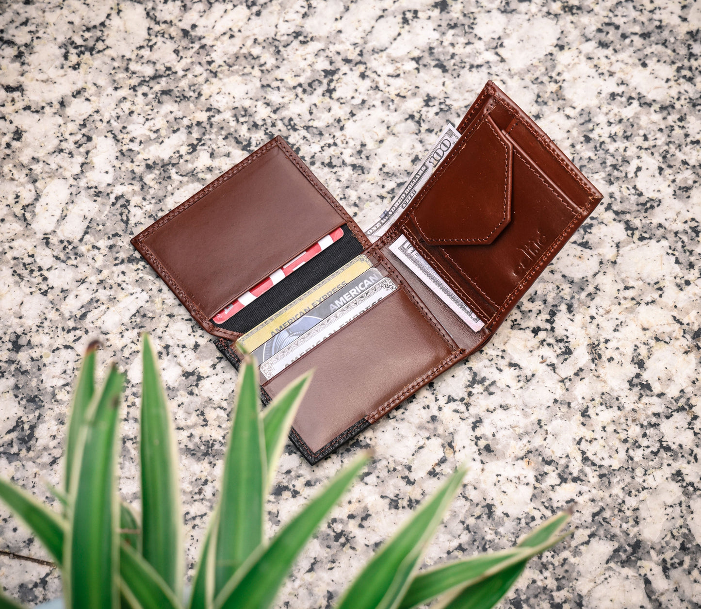 "Explore Premium Leather Wallets: Classic and Contemporary Designs" ART:-LA-1401 Pack of 50