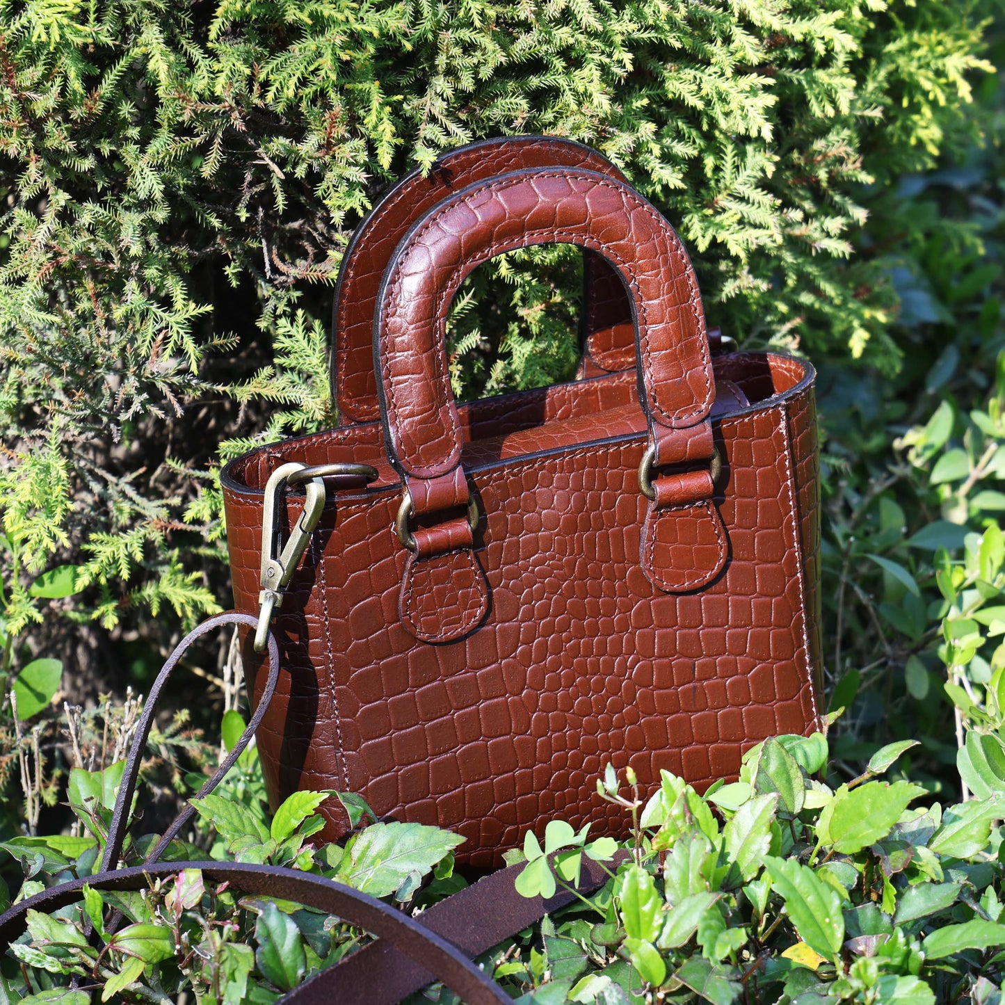 Stylish Leather Croco Print Sling Bag – Chic & Versatile. BG-1621 Pack of 25