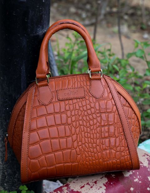 New Classic Leather Handbag with Detachable Sling Strap – Elegant & Versatile Art: BG-1597 Pack of 25