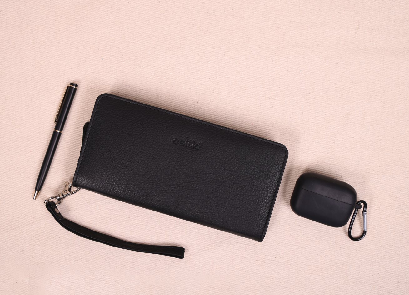 "Shop Stylish Ladies' Black Clutches: Timeless Elegance and Versatility" ART:-LA-1601 Pack of 25