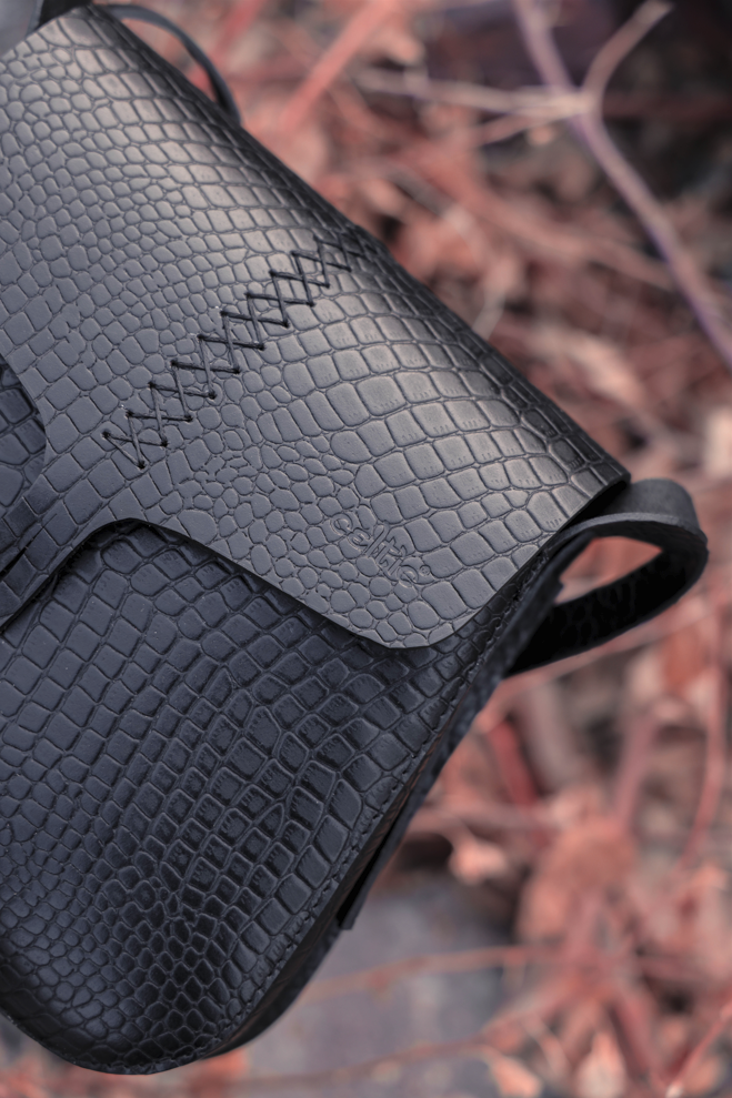 Pure Leather Sling Bag, Art: BG-1391. Pack of 25
