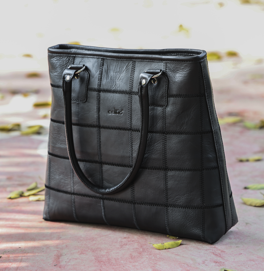 "Sophisticated Simplicity: Elevate Your Style with our Timeless Tote Bag" Art: BG-1141-Z Pack of 25