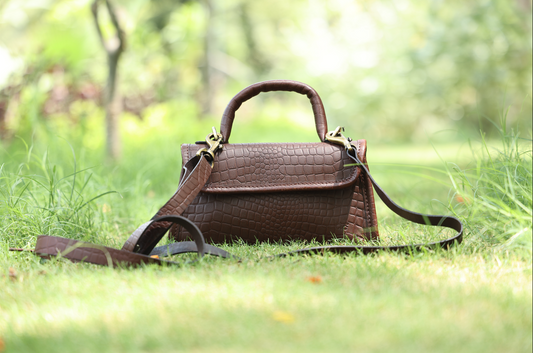 Pure leather sling bag for girls and women with fabulous finish, Art: BG-1567 Pack of 25