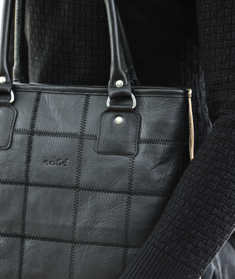 "Sophisticated Simplicity: Elevate Your Style with our Timeless Tote Bag" Art: BG-1141-Z Pack of 25