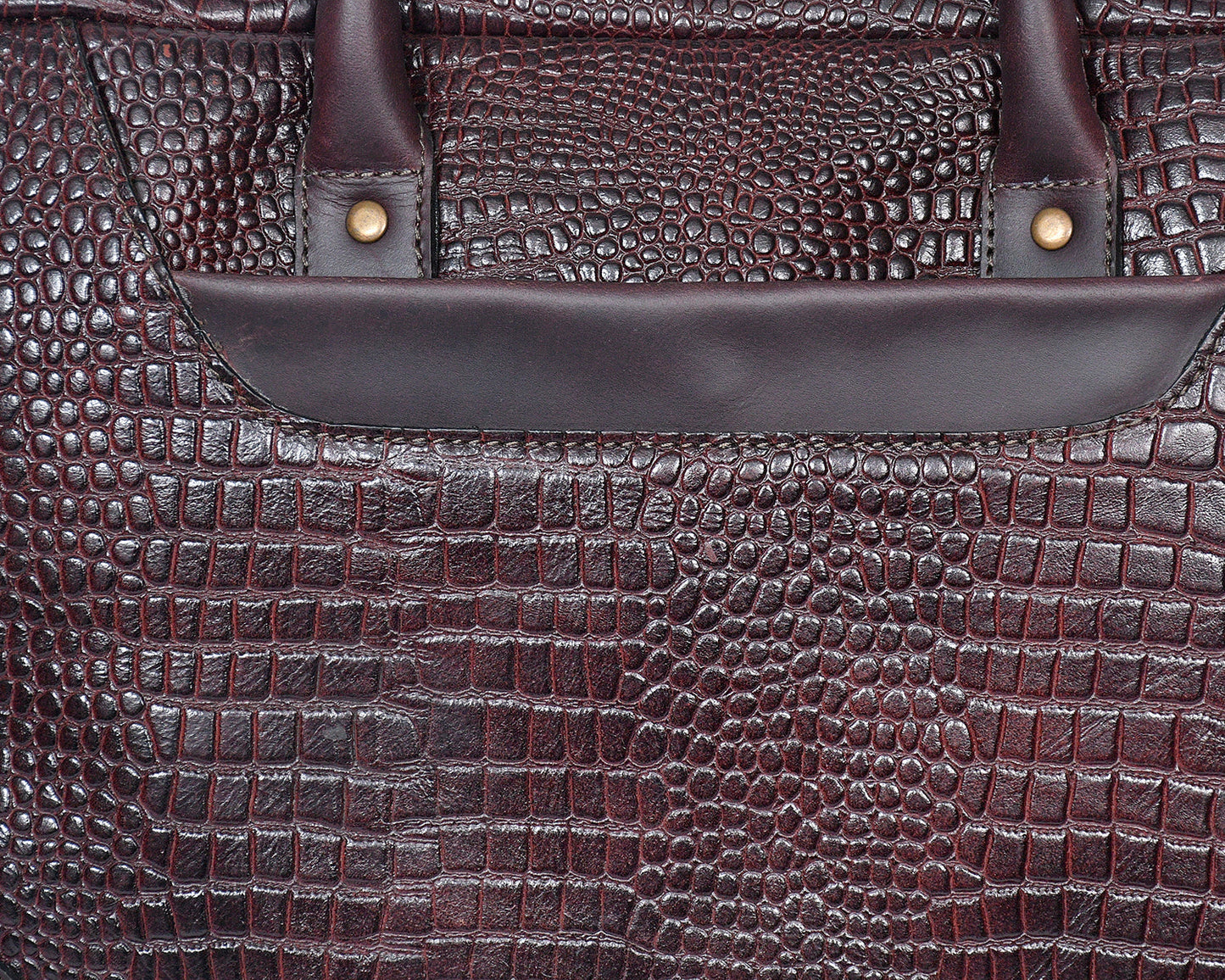 Timeless Elegance: Croco Leather Messenger Bag for Fashion-Forward Individuals. Art: BG-1536 Pack of 25