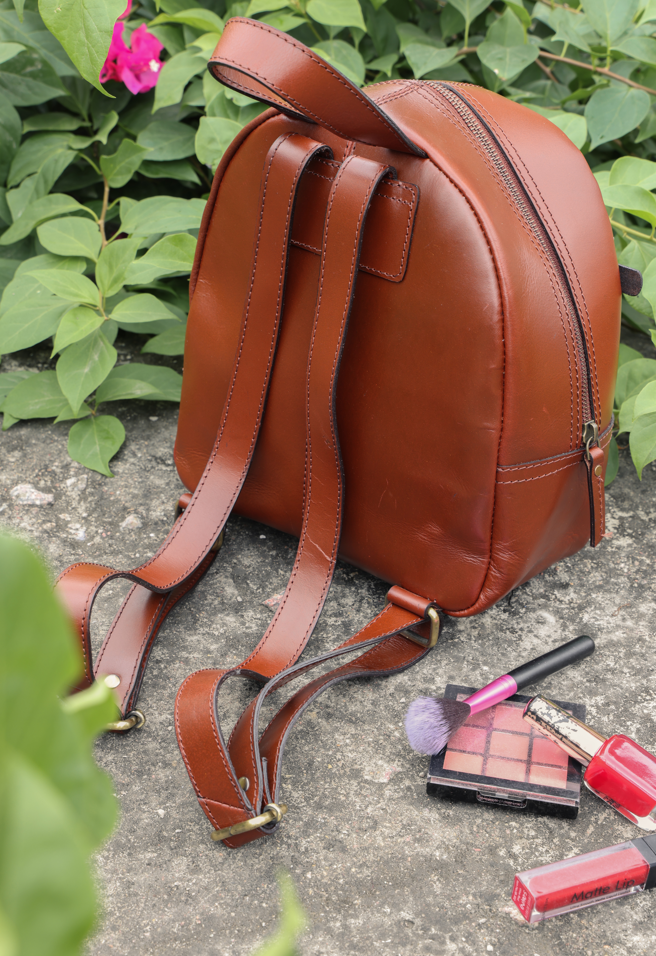 Stylish Small Leather Backpack: Durable & Chic Carryall, Art: BG-1575 Pack of 25