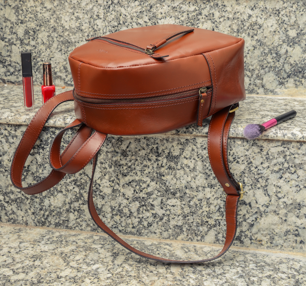Stylish Small Leather Backpack: Durable & Chic Carryall, Art: BG-1575 Pack of 25