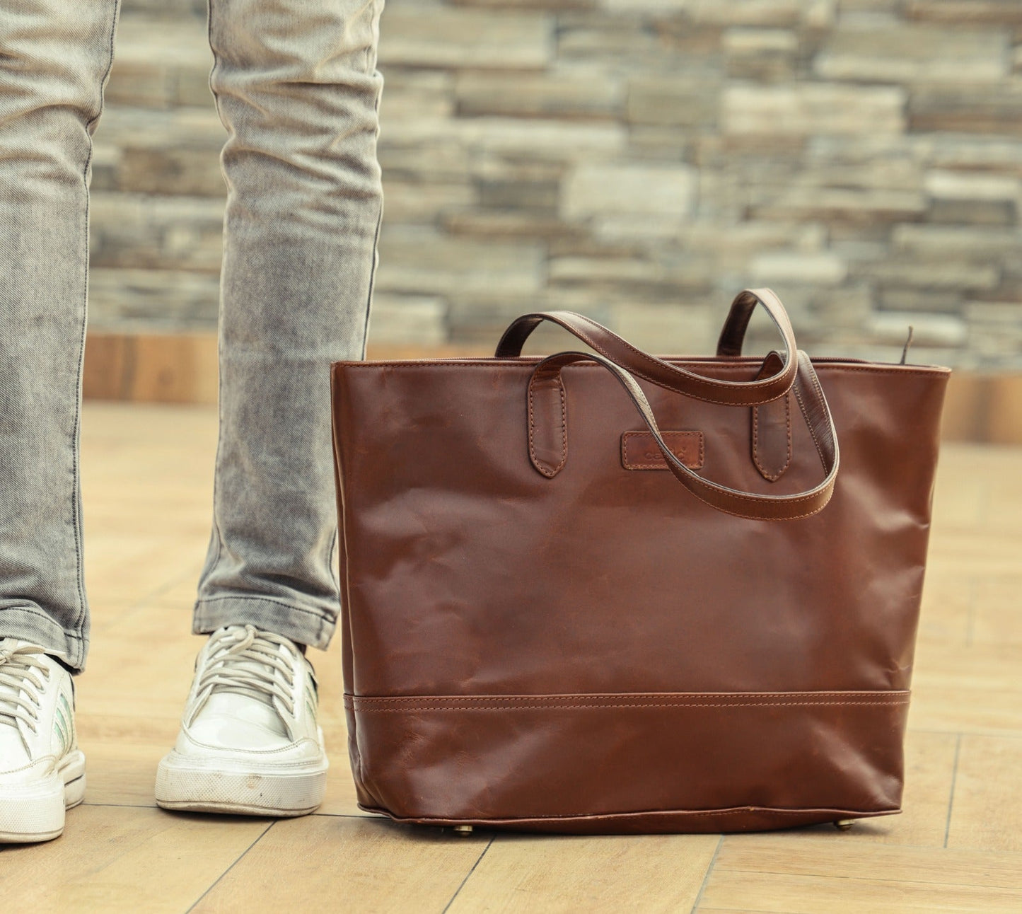Luxurious Leather Tote Bags for Effortless Style and Everyday Sophistication. Art: BG-1596 Pack of 25