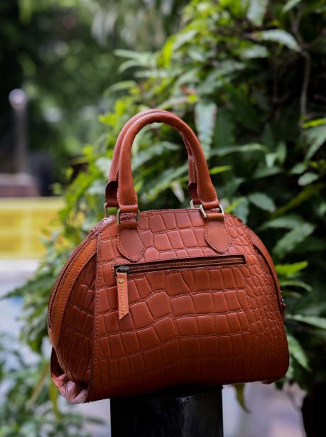 New Classic Leather Handbag with Detachable Sling Strap – Elegant & Versatile Art: BG-1597 Pack of 25