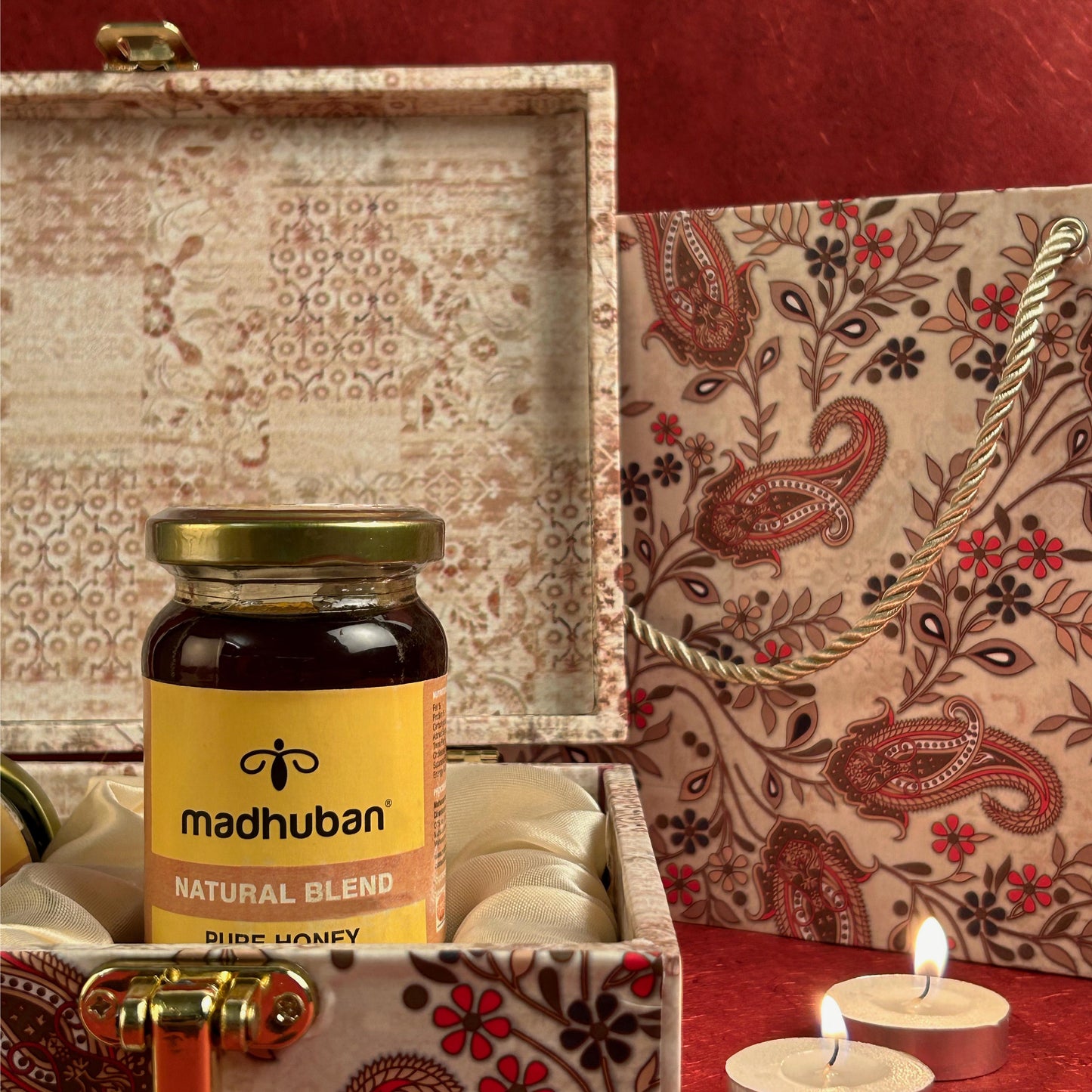 DIWALI DELIGHT - INDIAN MOTIF GIFT BOX Pack of 50