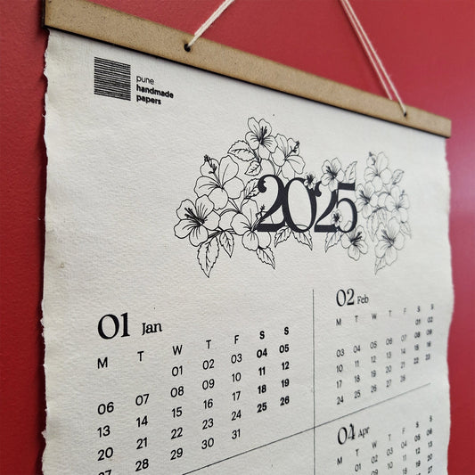 PAINT YOUR FLORAL DECKLE EDGE WALL CALENDAR Pack of 50
